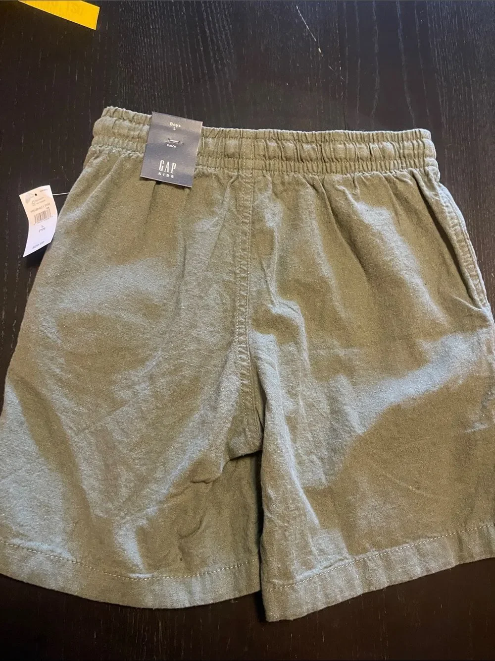 GAP casual olive
